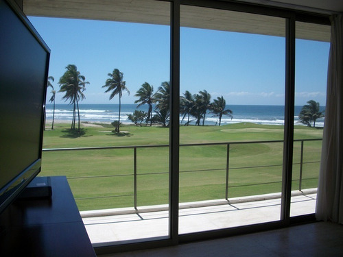 Imagen 2 de 30 de Tres Vidas, Casa Minimalista En Campo De Golf Y Playa. 4 Recamaras