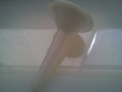 Imagen 2 de 2 de Embudo De Plástico Para Molino De Carnicería Nro. 32.