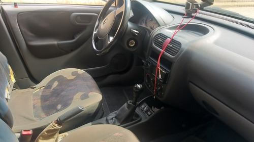 Imagem 3 de 9 de Chevrolet Corsa 2003 1.0 5p