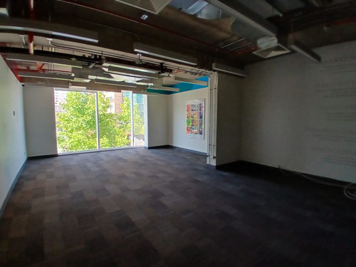 Excelente Oficina De 717m2 Habilitada En Arriendo