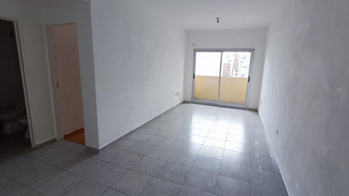 Imagen 2 de 9 de Venta 1 Dorm. C/cochera - 57 E/ 10 Y 11 - La Plata