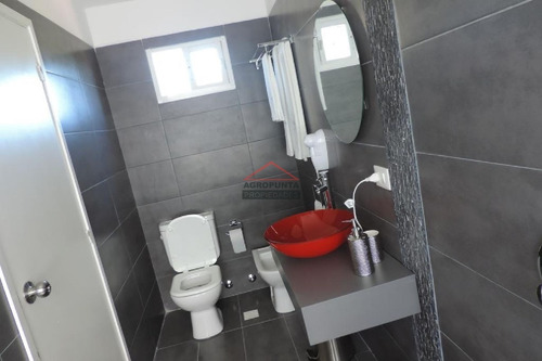 Apartamento En Tio Tom, 8 Dormitorios *- Ref: 3046