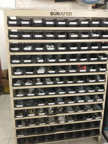 Imóvel Comercial, Com Uma Loja De Materiais