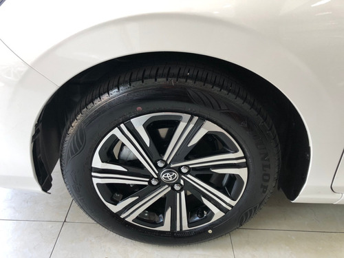 Imagen 7 de 12 de Toyota Yaris E