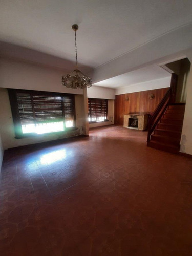 Imagen 3 de 14 de Chalet Céntrico En Monte Grande