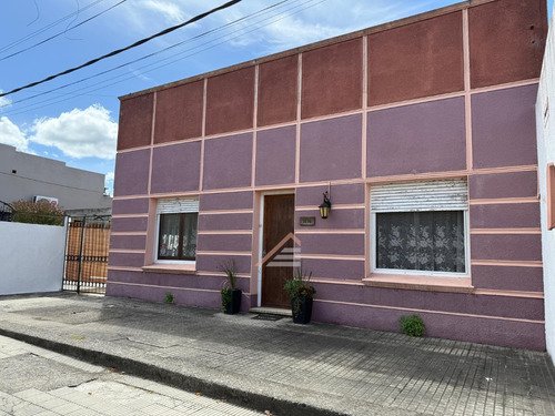 Venta De Casa En Nueva Helvecia En Zona Céntrica