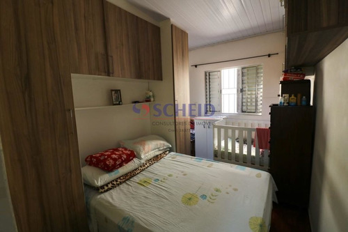 Aceito Permuta Por Apto / 02 Casas, 01 Com 03 Dorms E 01 Com 01 Dormitório, 02 Vagas - Mr67723
