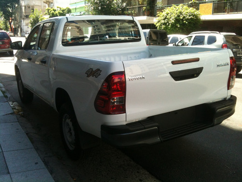 Toyota Hilux 4x4 Dc Dx 2,4tdi 150hp Man 6 Vel Entrega Ya '24