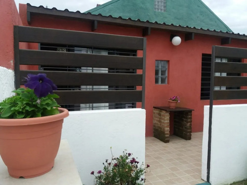 Casas Con Piscina En Parque Del Plata - Dos Cuadras De La Playa