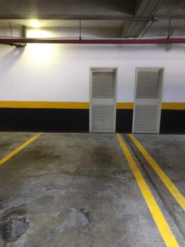 Imagen 27 de 29 de Se Vende Apto 380m2 4h+2s/4b+s/2pel Pedregal La Castellana Parte Alta