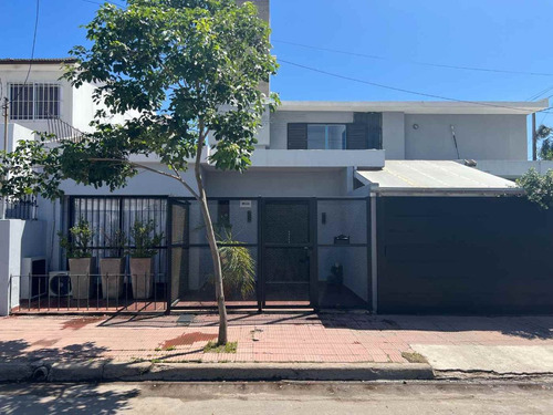 Venta Casa 3 Dormitorios Cochera Pileta V Cabrera