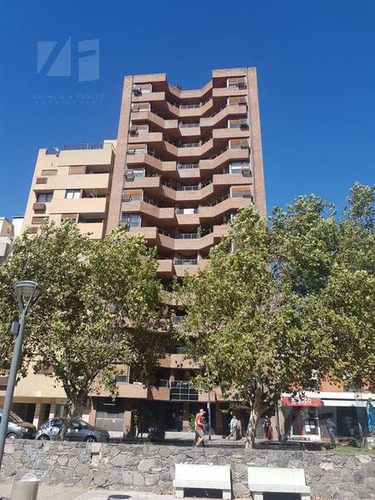 Venta Departamento  1 Dormitorio Frente Balcón Con Vista A La Plaza De La Intendencia Usd 55.000.-