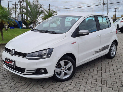 Imagem 1 de 13 de Volkswagen Fox Rock In Rio 1.6 Mi Total Flex 8v 5p 2015/...
