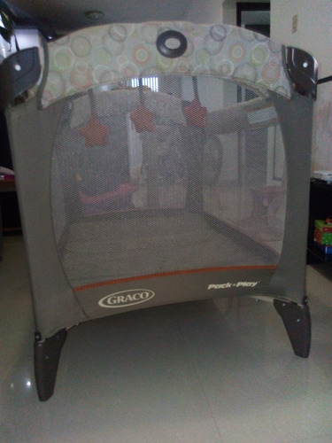 Imagen 2 de 2 de Corral Graco Con Cambiador Y Movil Unisex
