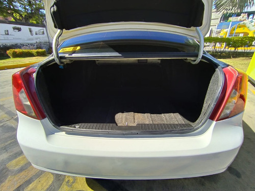 Imagen 11 de 13 de Chevrolet Optra Desing