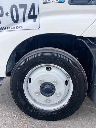 Hermosa Hino 300 2023 Con Solo 30.000km Unico Dueño