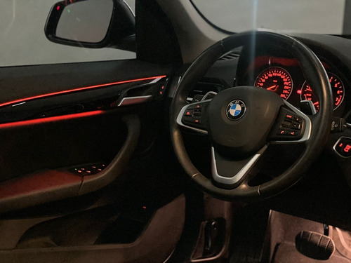 Imagem 14 de 15 de Bmw X1 2.0 Sdrive20i X-line Activeflex 2017 Teto Solar