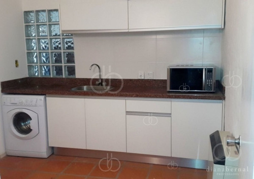 Imagen 26 de 30 de Casa En Mansa, Punta Del Este, 5 Dormitorios, Piscina Y Vista Al Mar.