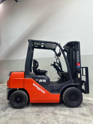 Autoelevador Toyota 2.5tn Triple 4.70 2022