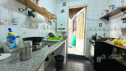 Casa En Planta Baja, Ideal 2 Familias Con Patio, Terraza Y Cochera