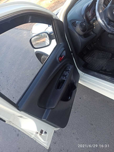 Imagem 11 de 15 de Fiat Uno 2016 1.4 Sporting Flex 5p