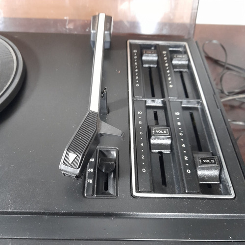 Imagem 2 de 10 de Vitrola Toca Discos Philips Gf 723 Conserto Ou Peças Ler