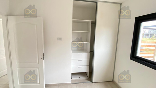 Casa En Venta En Santa Lucia, Pilar Del Este, Pilar