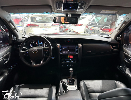Toyota Hilux SW4 2.8 D-4D TURBO DIESEL SRX 7L 4X4 AUTOMÁTICO