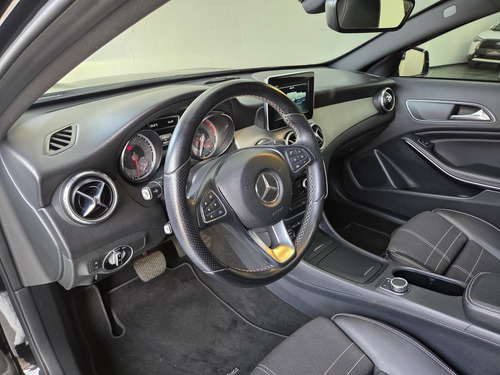 Mercedes-Benz GLA 200 1.6 CGI ENDURO 16V TURBO FLEX 4P AUTOMÁTICO