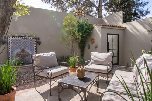 Single Level Charming Retreat