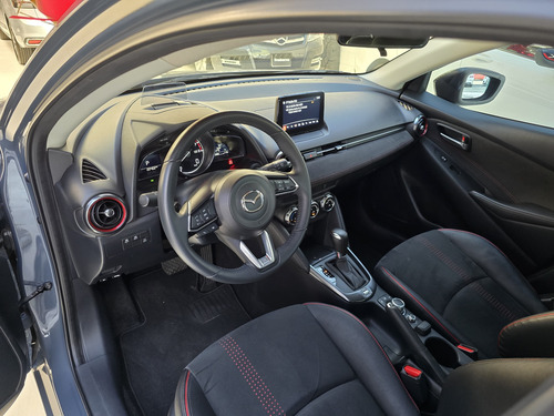 Mazda Mazda 2 2.0 Signature Hatchback At