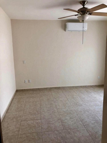 Casa En Venta En Av Las Torres