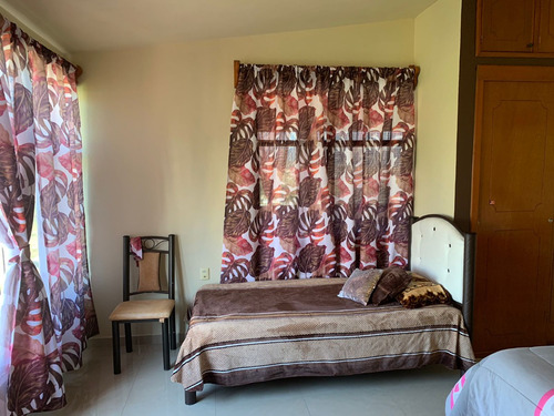 Venta De Casa Colina Ii De Enormes Dimensiones, Bonita Vista Y Todos Los Servicios Muy Cerca De Las Principales Amenidades De Ixtapan De La Sal Edomex