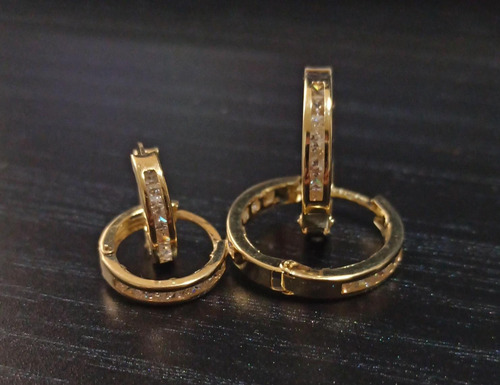 Amor Eterno - Arracadas / Aretes Huggies Dahlia Gde Oro 10k