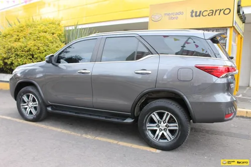 Toyota Fortuner 2.7 SRV