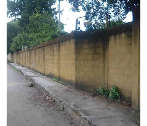 Se Vende Caballeriza 20.000m2 Santa Lucia Edo. Miranda 4323