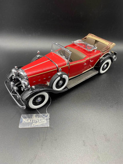 Ford Lincoln KB 1932 Top up negro/blanco 1:18 Sunstar