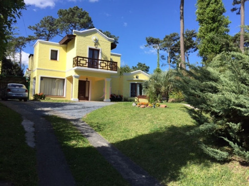 Casa En Punta Del Este, Cantegril | Rebeca Negocios Inmobiliarios Ref:9674- Ref: 9674