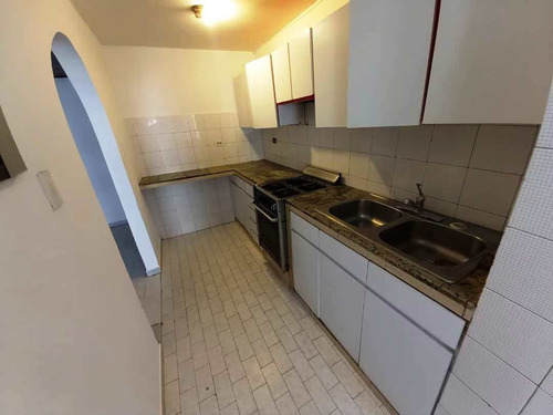 Imagen 13 de 15 de Venta Apartamento La Candelaria, 3habitaciones,2baños,1puesto. Desocupado