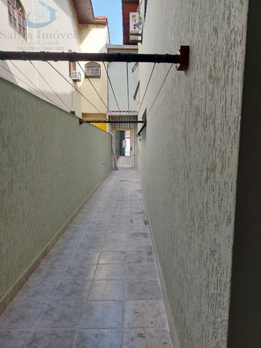 Imagem 8 de 15 de Excelente Oportunidade!!! Sobrado Com 3 Quartos, Sendo 1 Suíte, Cômodos Amplos Na Guilhermina. - Si1773