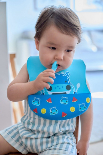 Babador De Silicone Grande Cobertura Total Hipopótamo - Marc Cor Azul Animais