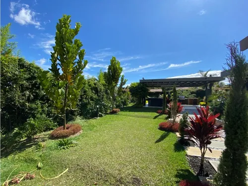 Hermosa Casa Para La Venta En Llanogrande