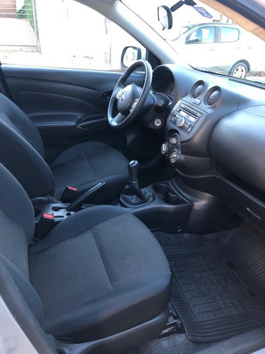 Nissan Versa Unico Dueño