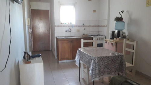 Imagen 1 de 5 de Departamento De Un Dormitorio En Venta - La Plata