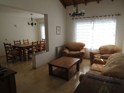 Imagen 6 de 30 de Casa-venta-pinamar-uade-calidad Edilicia-4 Dormitorios + Play-gas Natural-cloacas