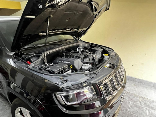 Imagen 10 de 13 de Jeep Grand Cherokee Srt