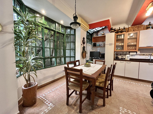 Venta Casa 4 Ambientes Cochera, Toilette, Dependencia, Terraza Y Patio En El Barrio De Caballito