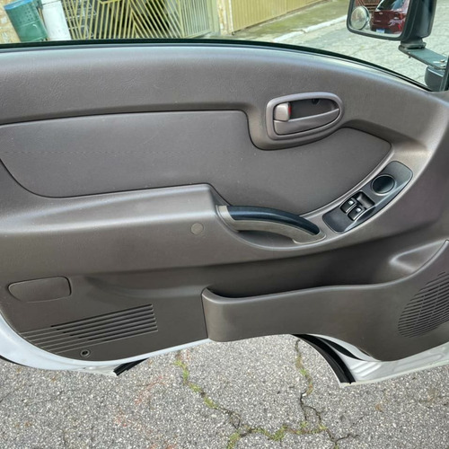 Imagem 9 de 12 de Hyundai Hr 2017 2.5 Hd Cab. Curta S/ Carroceria Tci 2p