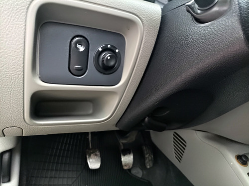 Renault Clio Sedan 1.6 16v Privilège 4p
