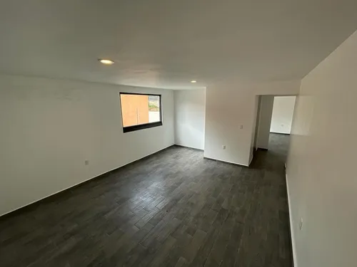 Rento O Vendo Casa Sola En Cacalomacan.
